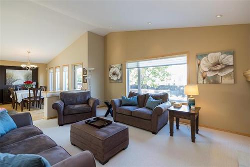 58 Odessa Cove, Winnipeg, MB 