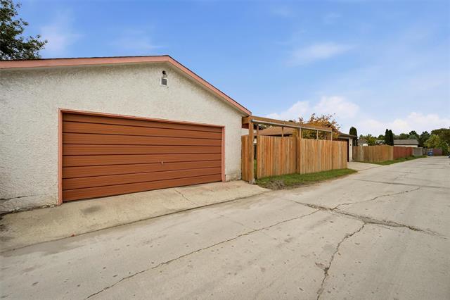 281 Arthur Wright Cr, Winnipeg, MB