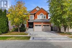 1213 LINDENROCK DRIVE Oakville, ON L6H 6W2