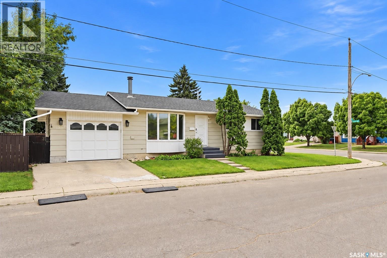 1535 Laura Avenue, Saskatoon, SK