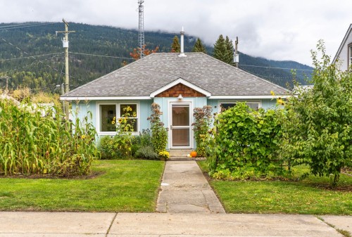 500 Sixth Street  Revelstoke, BC V0E 2S0