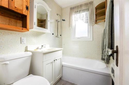 47 Silvia St, Winnipeg, MB 