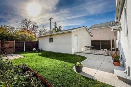 47 Silvia St, Winnipeg, MB 