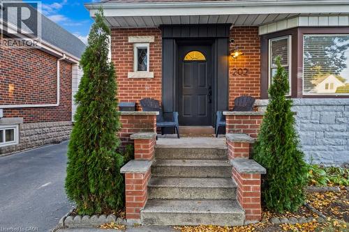 202 Huxley Avenue S, Hamilton, ON 