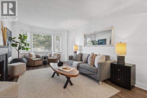 202 Huxley Avenue S, Hamilton, ON 