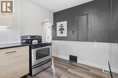 202 Huxley Avenue S, Hamilton, ON 