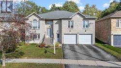 30 DOVE CRESCENT Barrie, ON L4N 7Z3