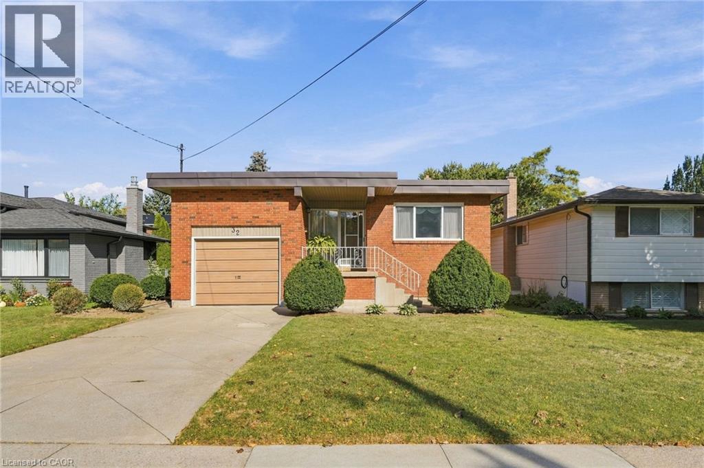 32 San Fernando Drive, Hamilton, ON