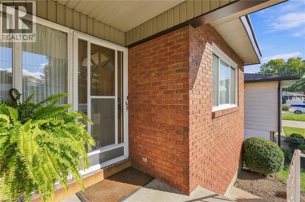 32 San Fernando Drive, Hamilton, ON