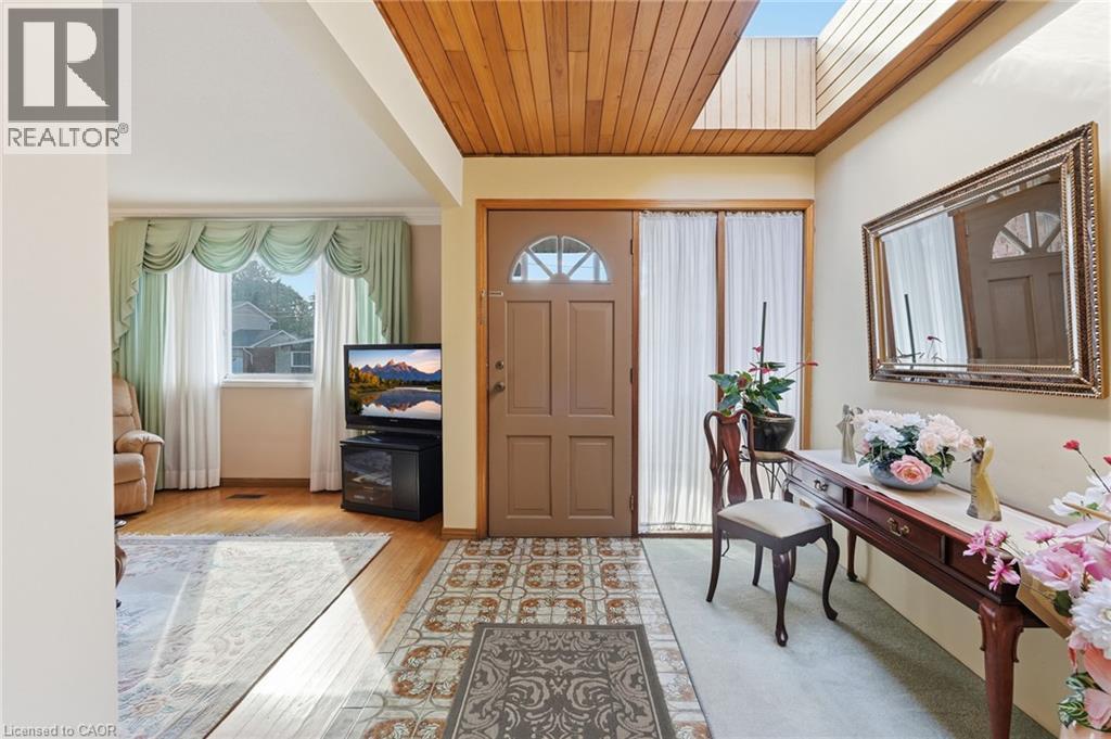 32 San Fernando Drive, Hamilton, ON