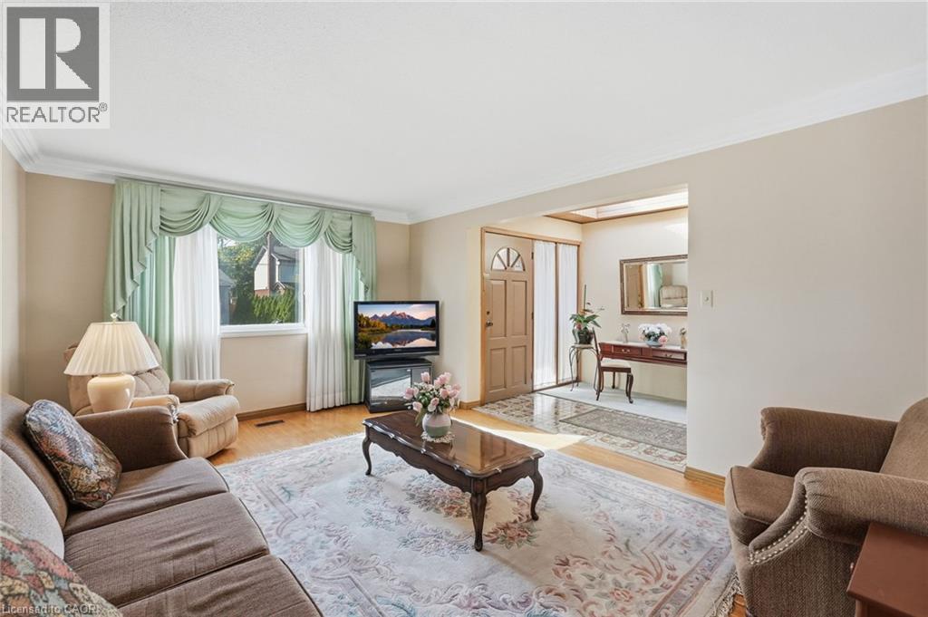 32 San Fernando Drive, Hamilton, ON