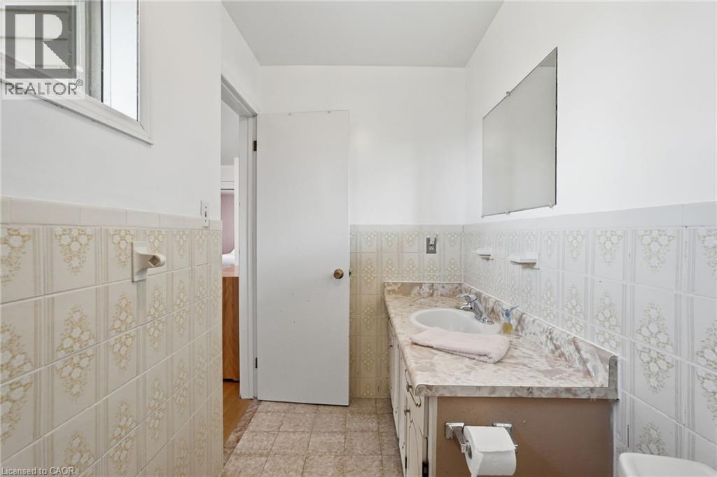 32 San Fernando Drive, Hamilton, ON