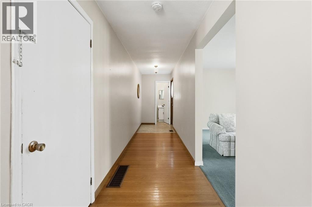 32 San Fernando Drive, Hamilton, ON