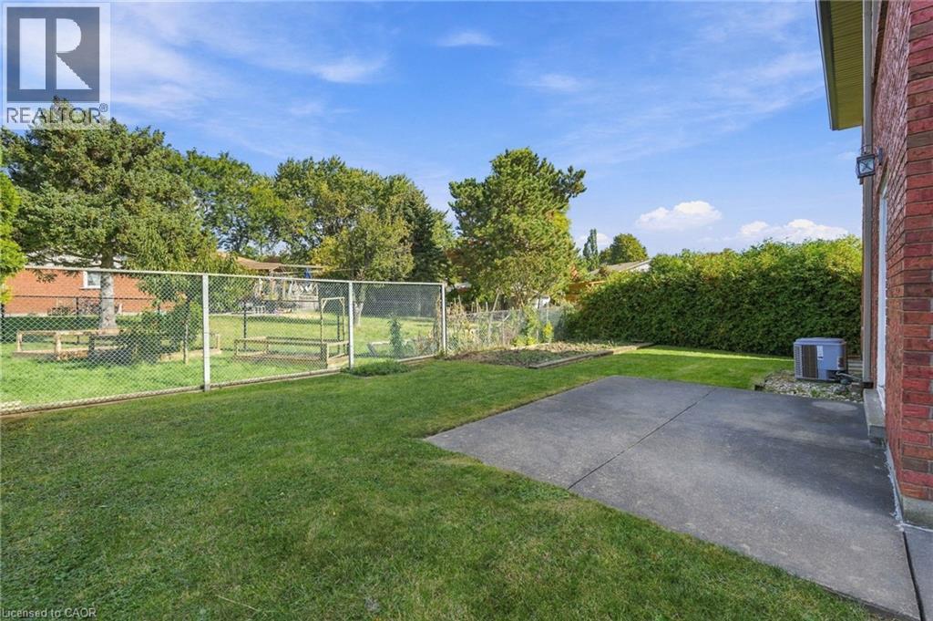 32 San Fernando Drive, Hamilton, ON