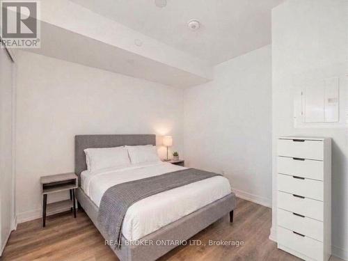 922 - 1 JARVIS STREET E  Hamilton, ON L8R 3J2