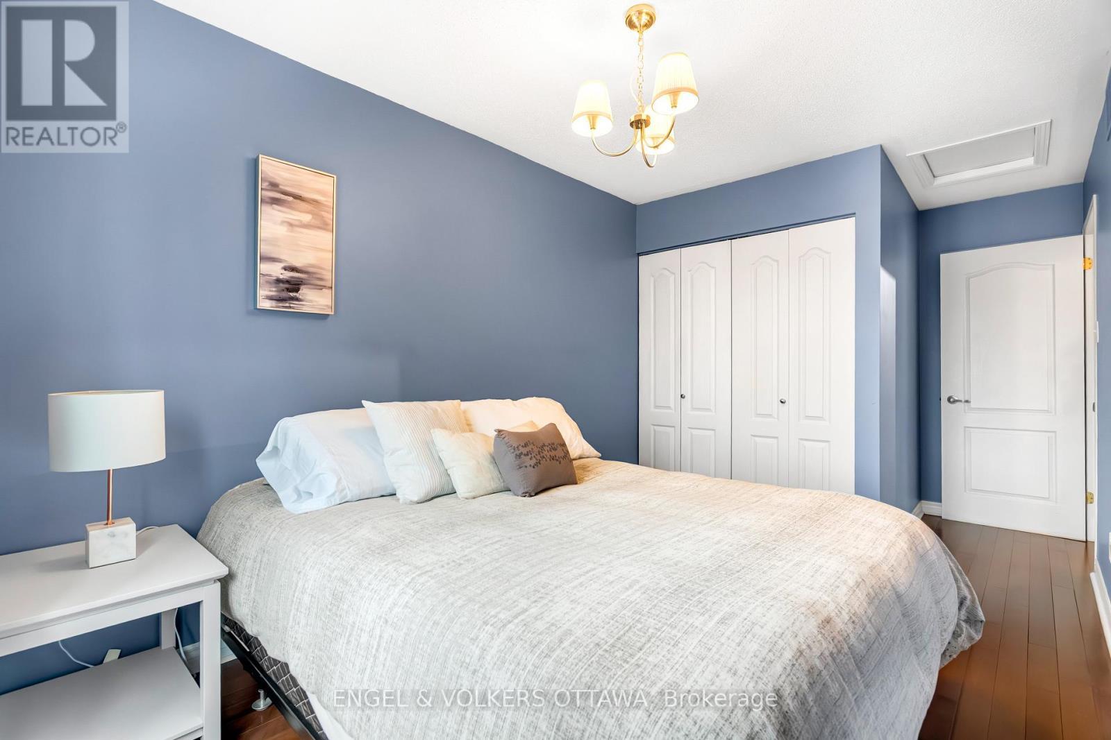 2032 Avenue P, Ottawa, ON