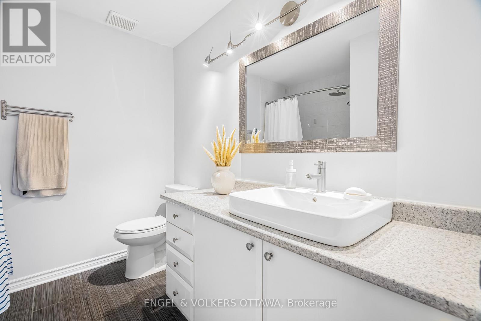 2032 Avenue P, Ottawa, ON