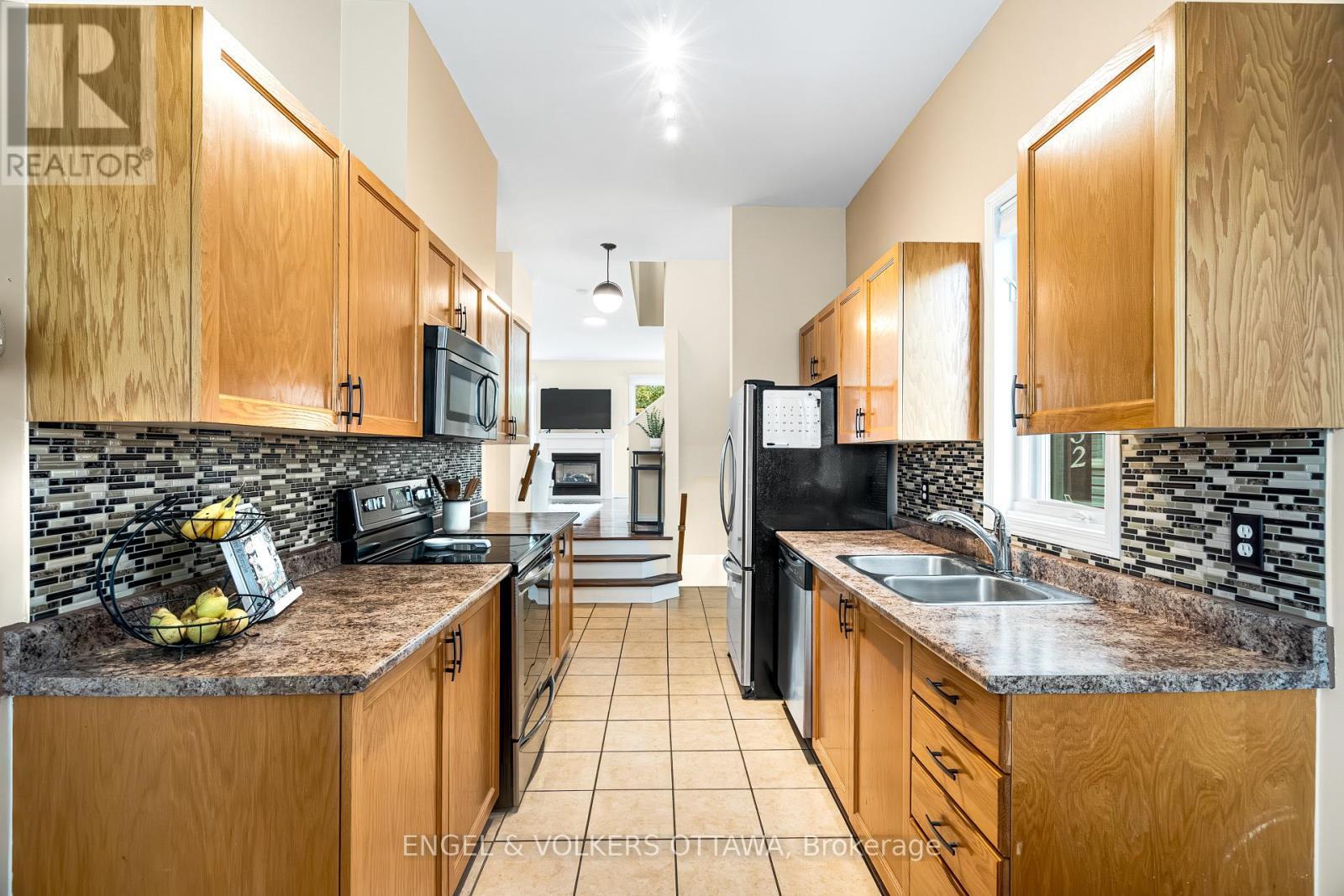 2032 Avenue P, Ottawa, ON