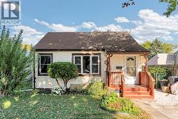 1242 LABADIE Windsor, ON N8Y 4G7