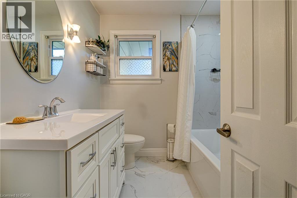 3 Oakwood Avenue, Kitchener, ON
