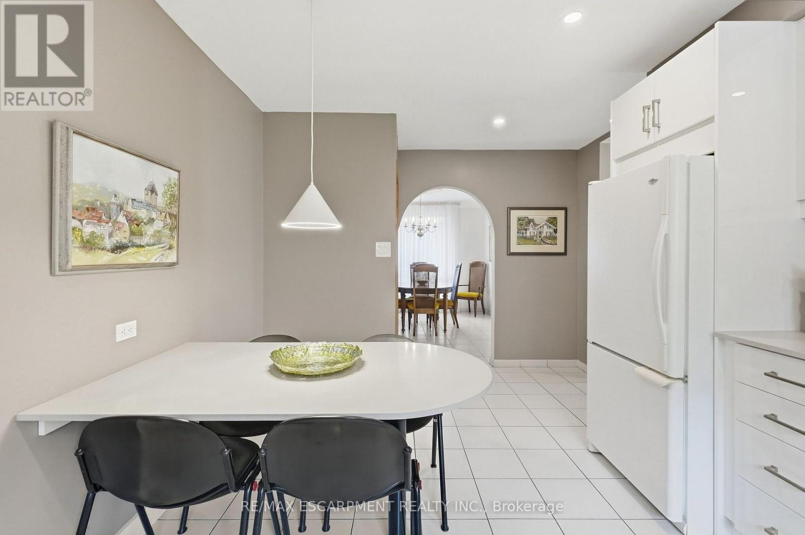 Kitchen - 36 Algonquin Court, Hamilton, ON