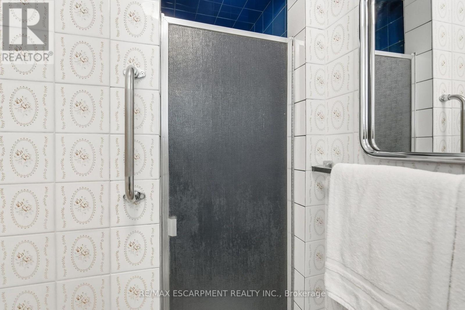 Shower in lower level bathroom - 36 Algonquin Court, Hamilton, ON
