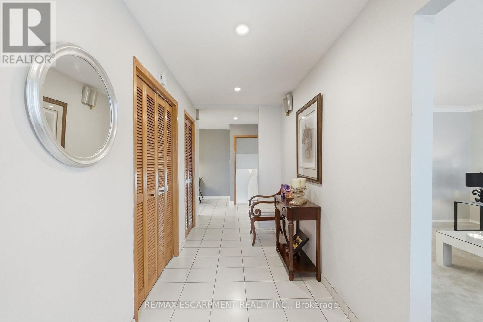 From front door upon entering - 36 Algonquin Court, Hamilton, ON