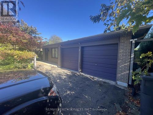 39 GOLF VIEW DRIVE  Brampton, ON L6W 1A4