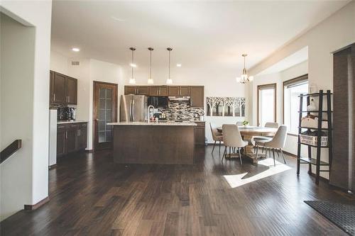 187 Lake Bend Rd, Winnipeg, MB 