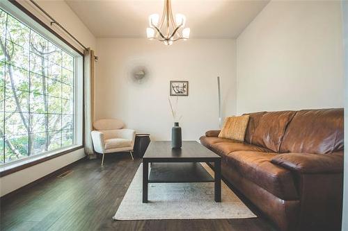 187 Lake Bend Rd, Winnipeg, MB 