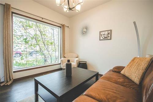 187 Lake Bend Rd, Winnipeg, MB 