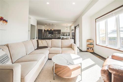 187 Lake Bend Rd, Winnipeg, MB 