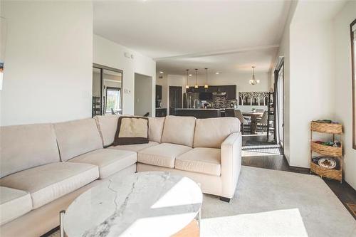 187 Lake Bend Rd, Winnipeg, MB 