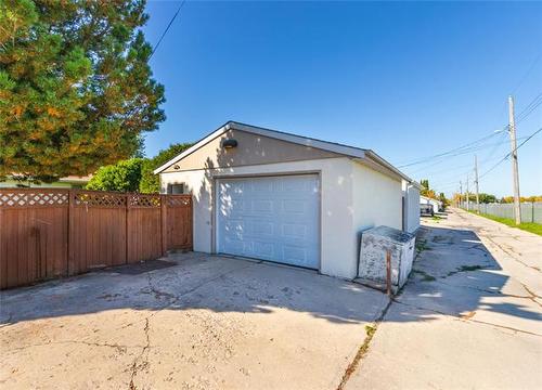 271 Southall Dr, Winnipeg, MB 