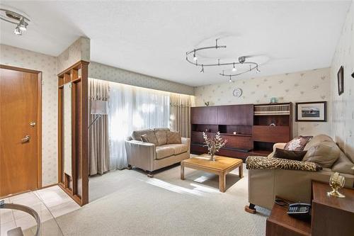 271 Southall Dr, Winnipeg, MB 