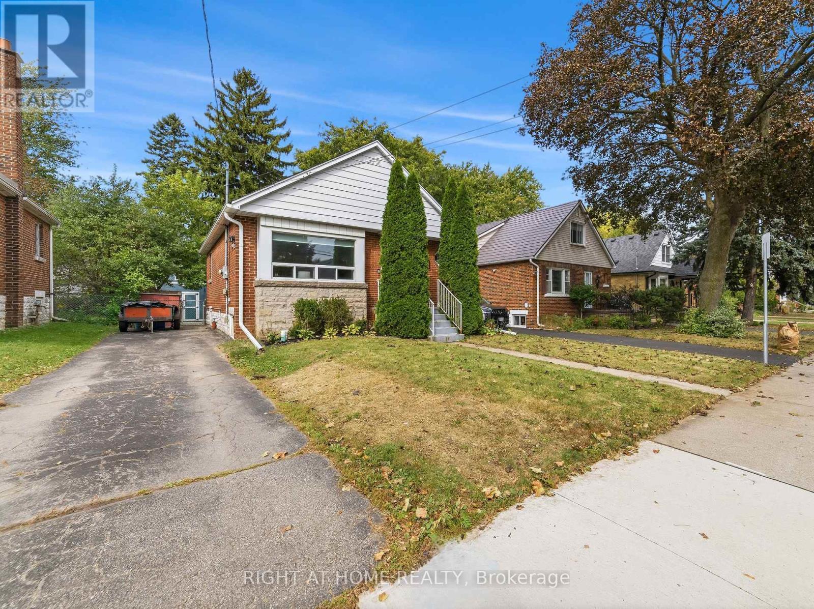 206 East 19Th Street, Hamilton, ON