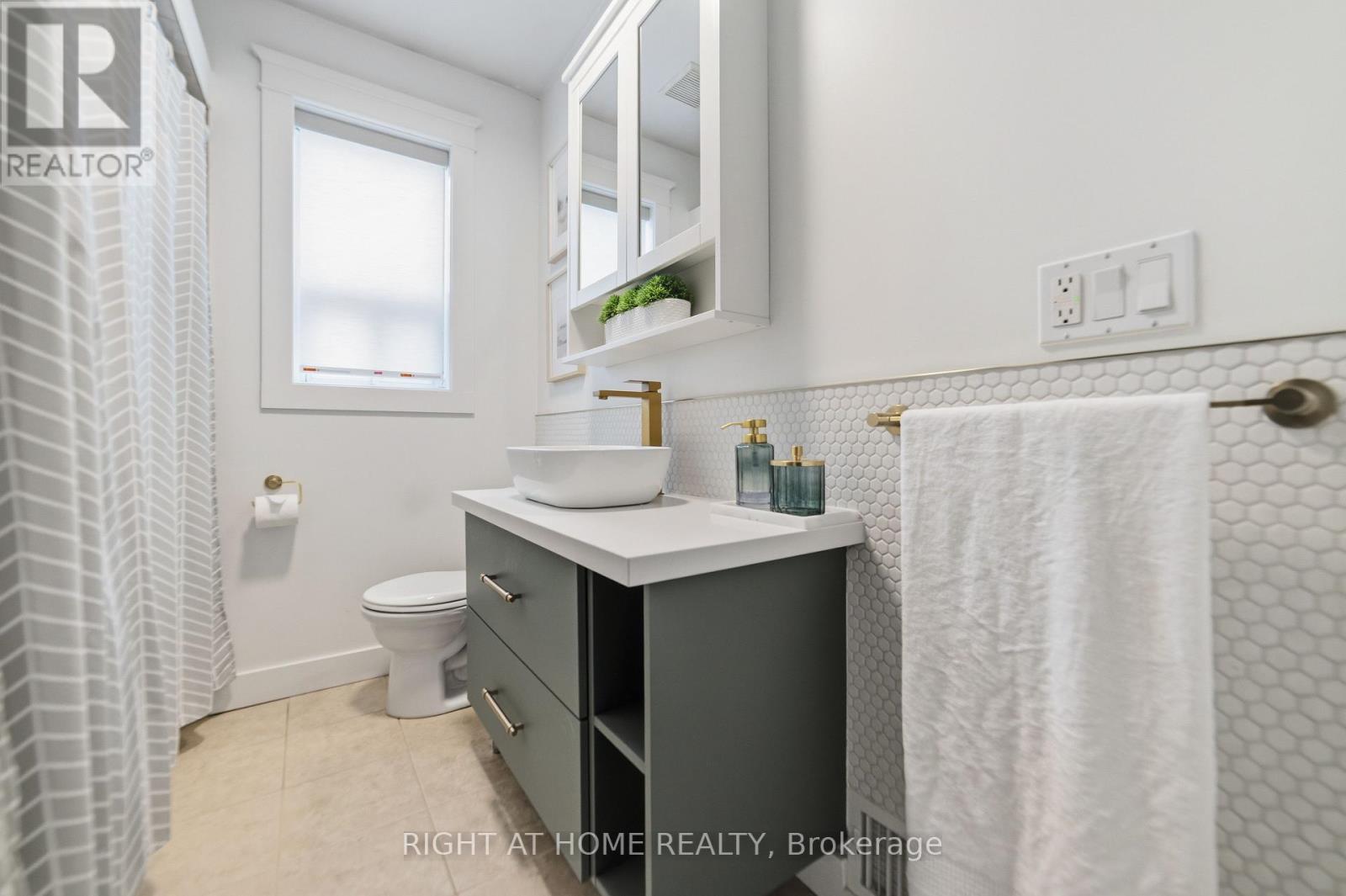206 East 19Th Street, Hamilton, ON