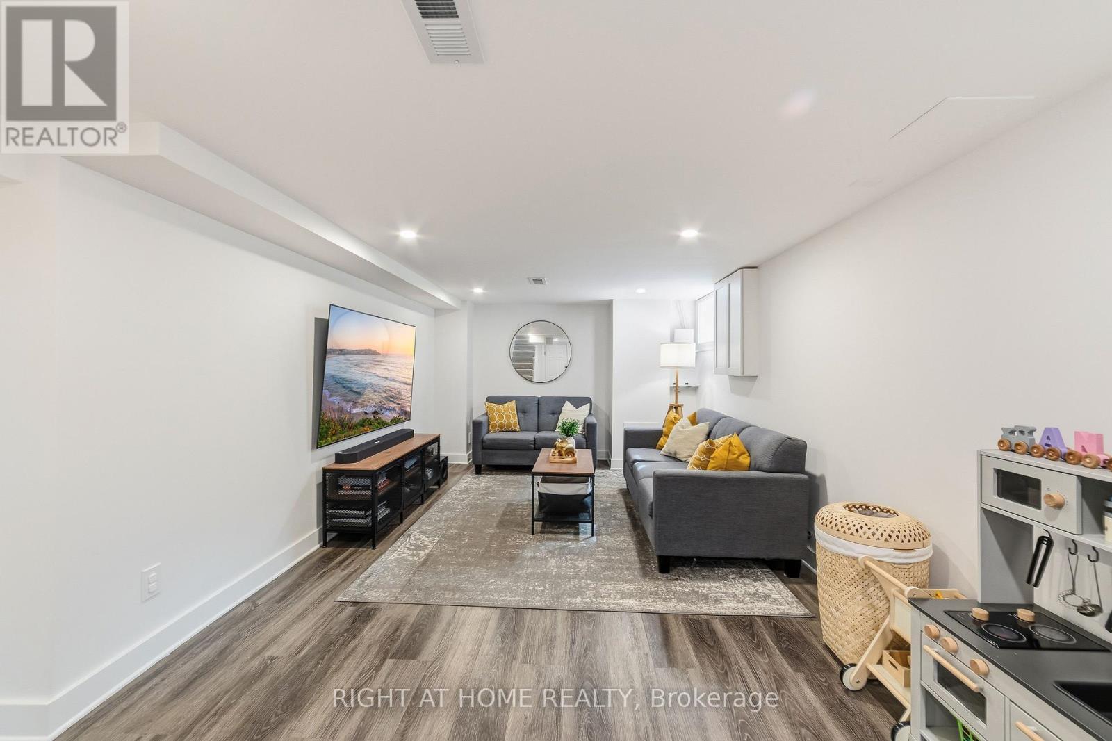 206 East 19Th Street, Hamilton, ON