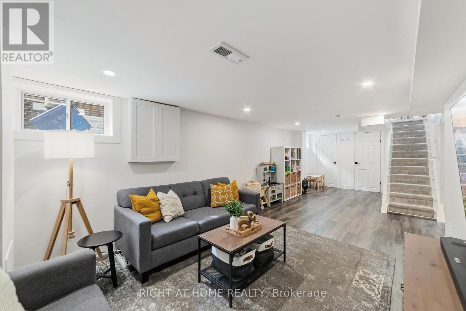 206 East 19Th Street, Hamilton, ON
