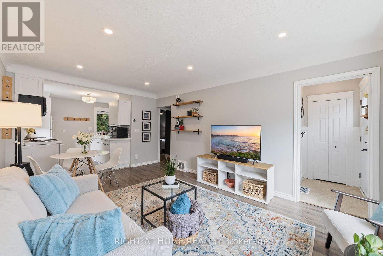 206 East 19Th Street, Hamilton, ON