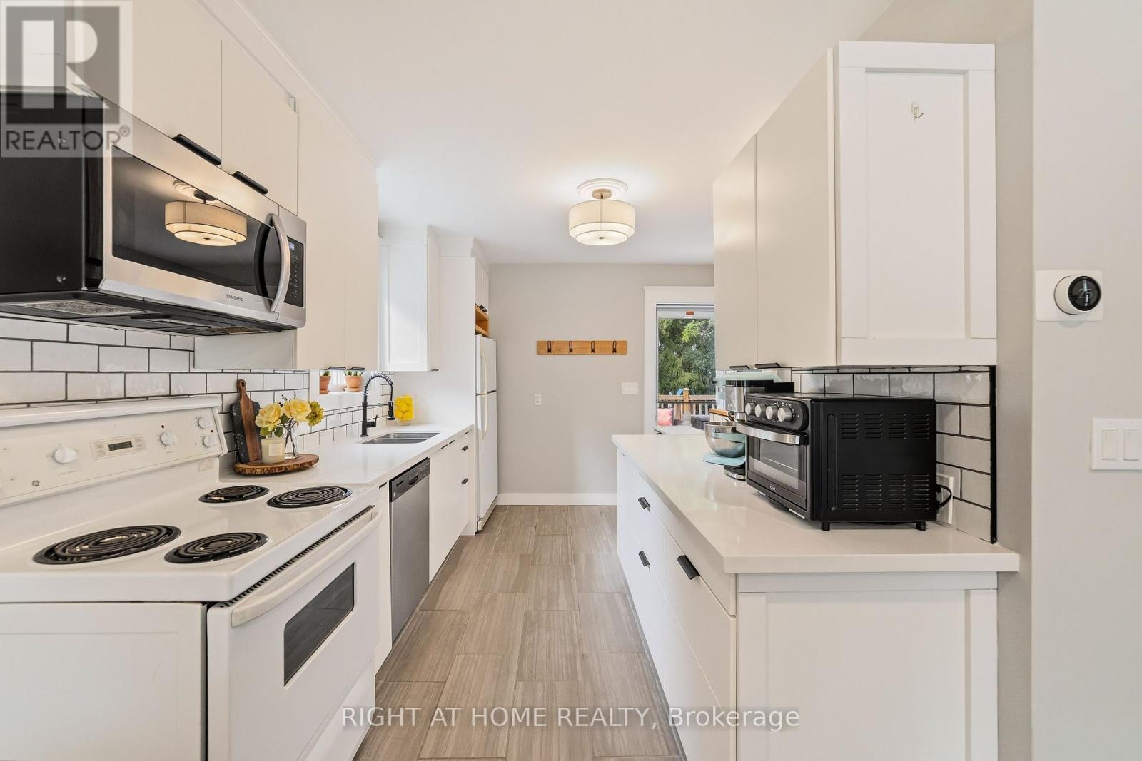 206 East 19Th Street, Hamilton, ON