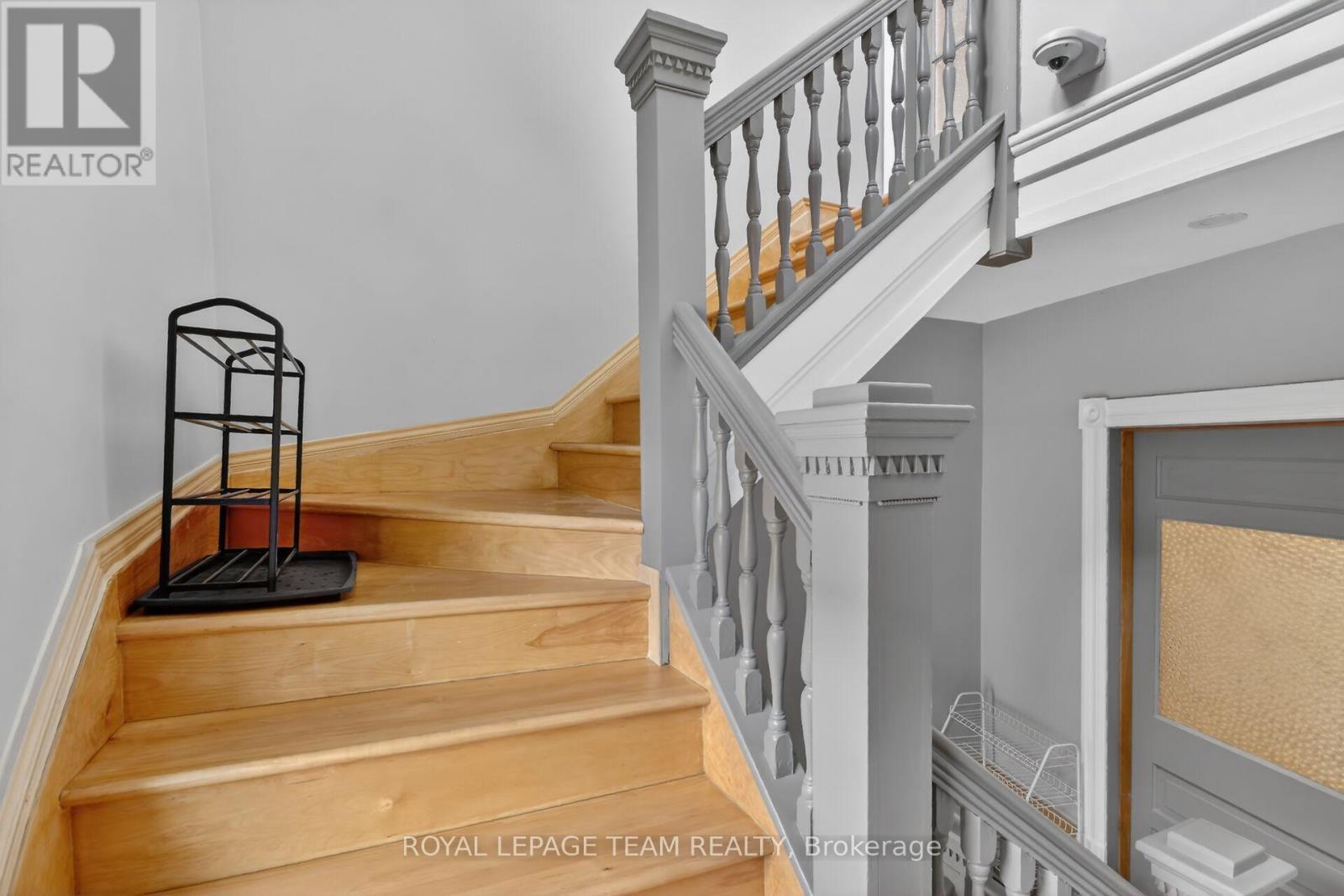 Solid hardwood staircase! - 64 Delaware Avenue, Ottawa, ON