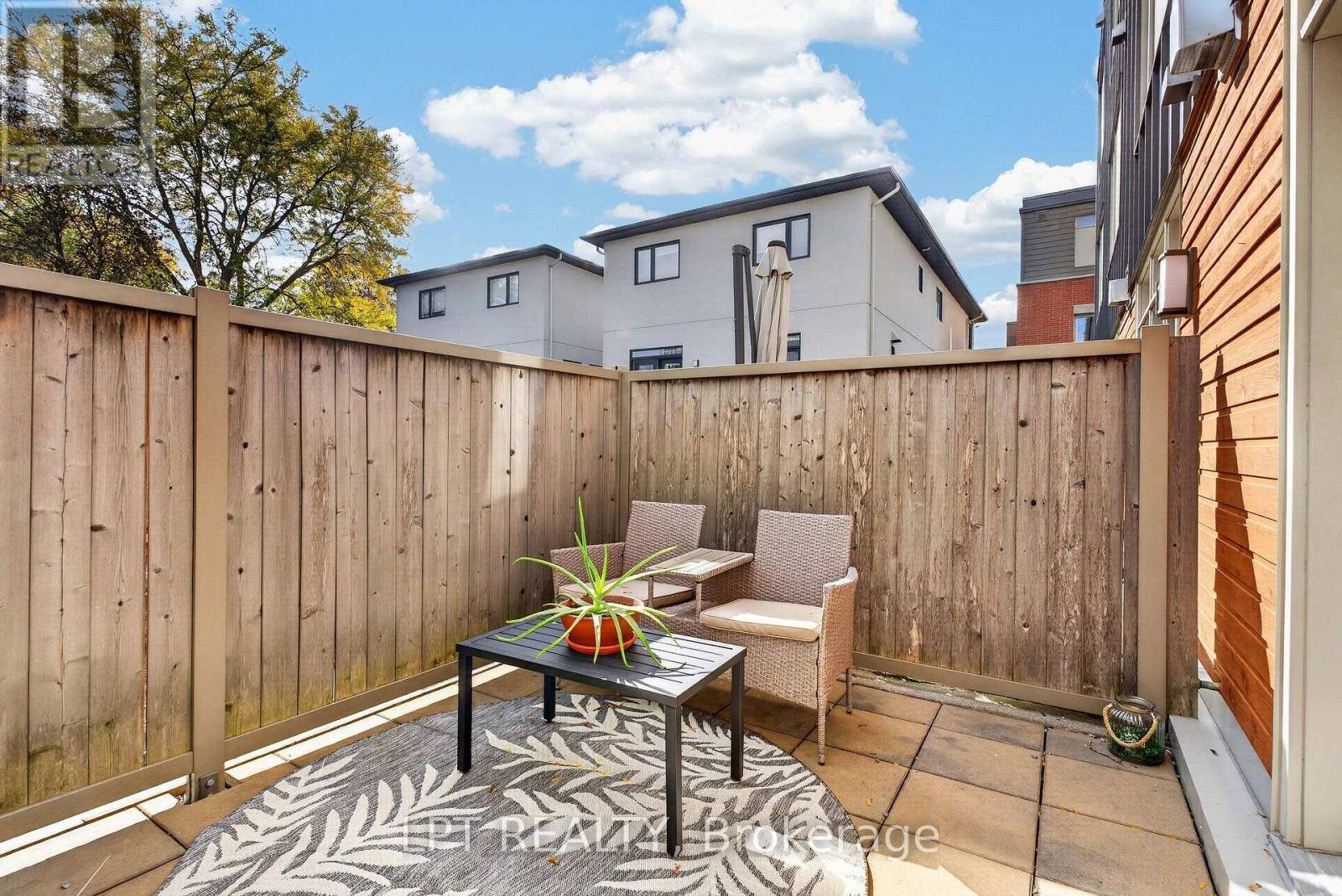 348 Ravenhill Avenue E, Ottawa, ON