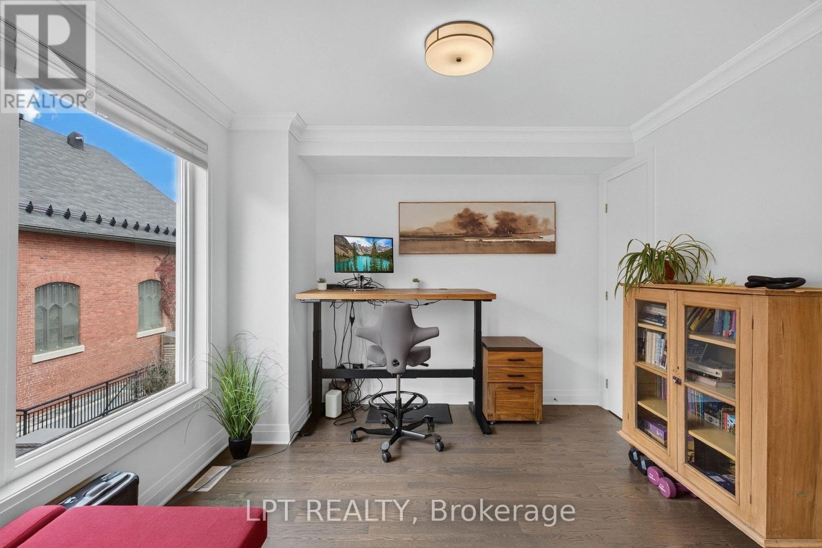 348 Ravenhill Avenue E, Ottawa, ON
