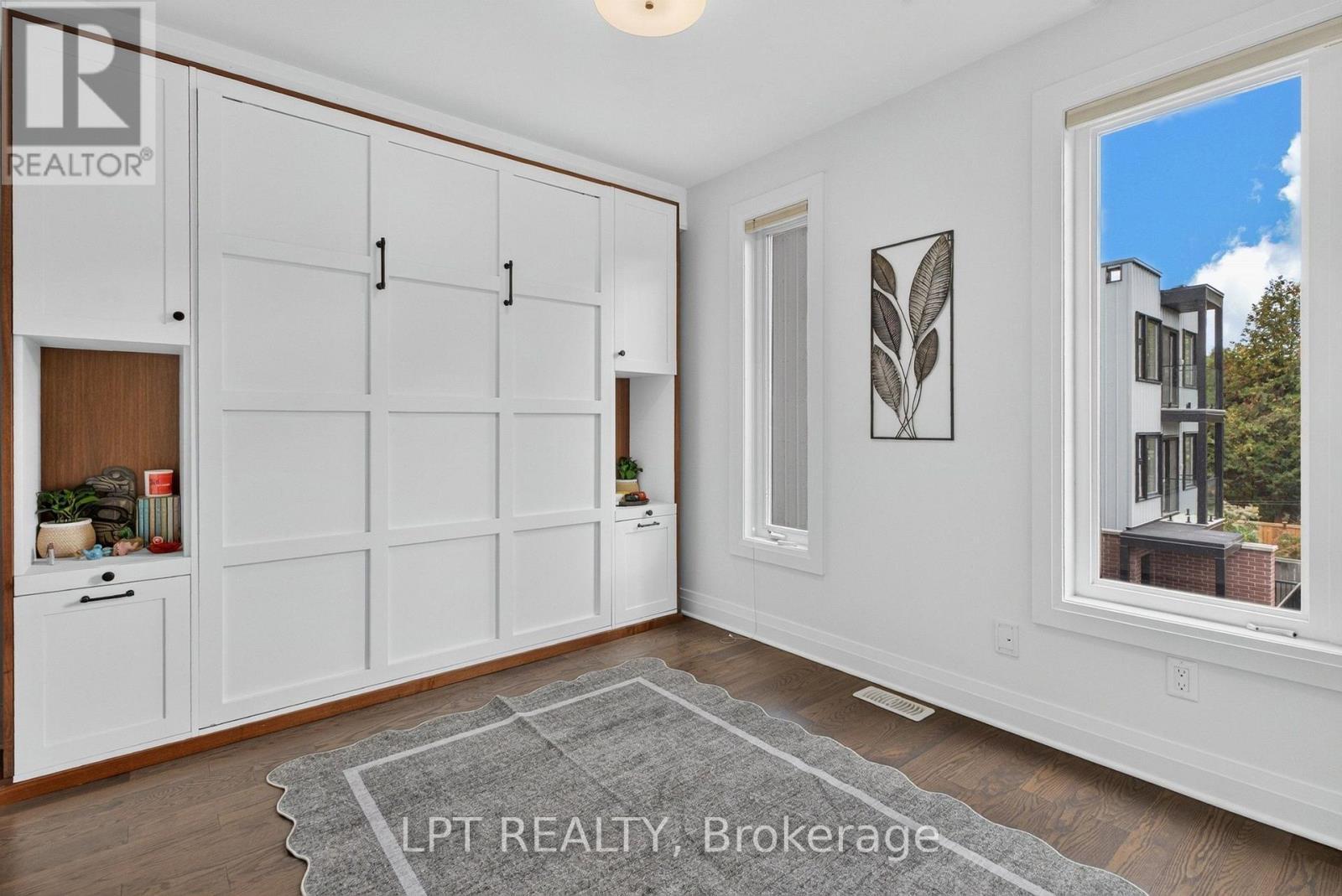 348 Ravenhill Avenue E, Ottawa, ON