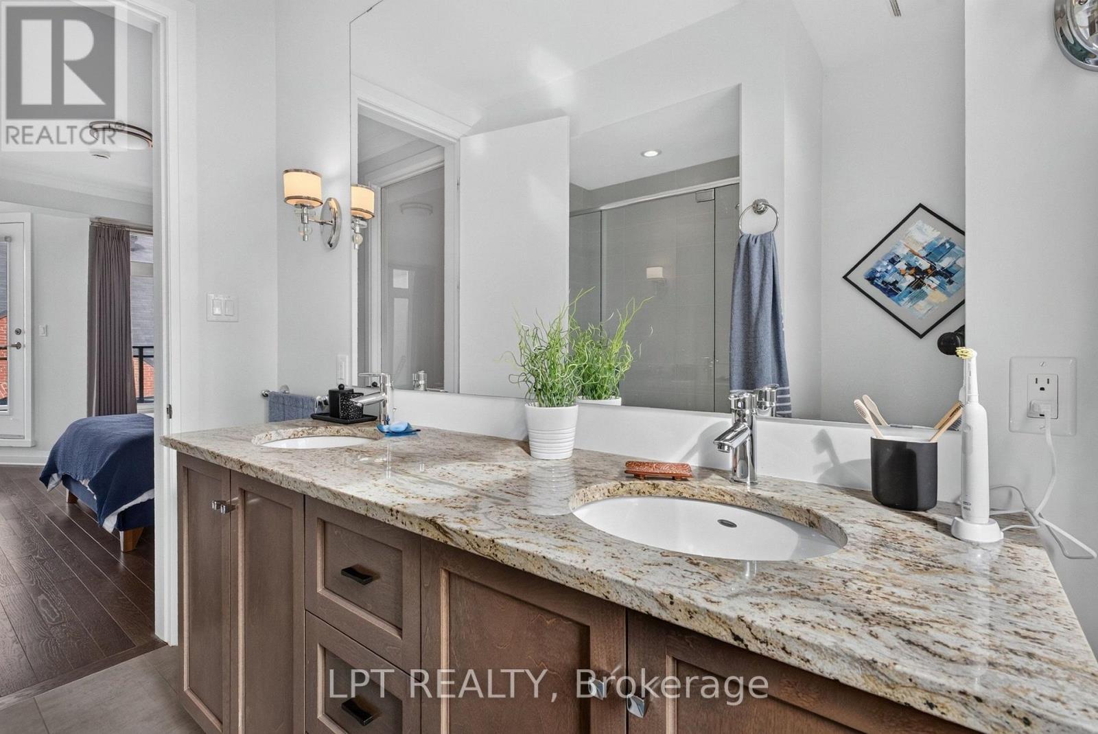 348 Ravenhill Avenue E, Ottawa, ON