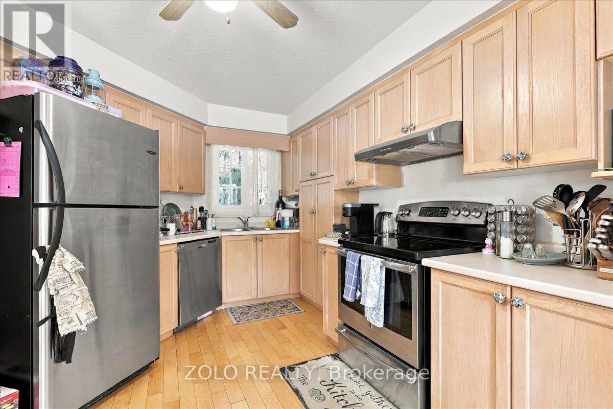 401 Hidden Creek Drive, Kitchener, ON