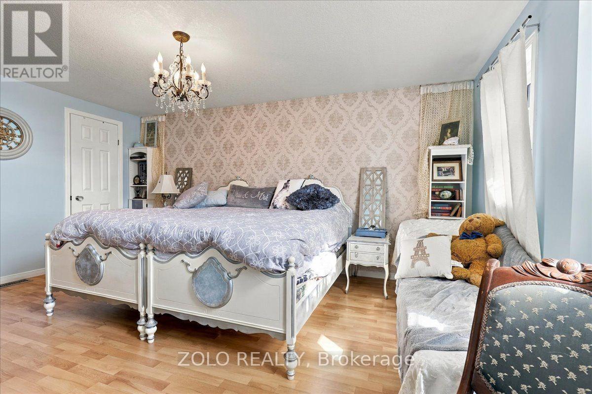 401 Hidden Creek Drive, Kitchener, ON