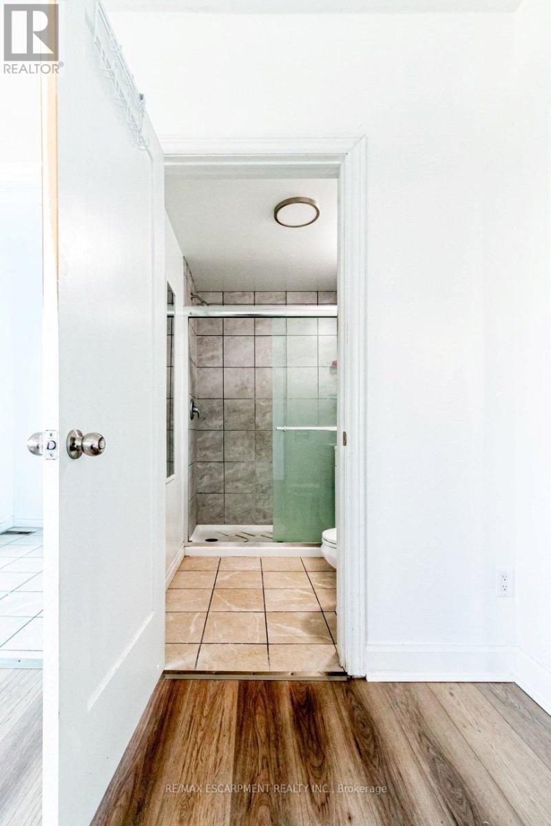 Bathroom - 548 Beach Road, Hamilton, ON