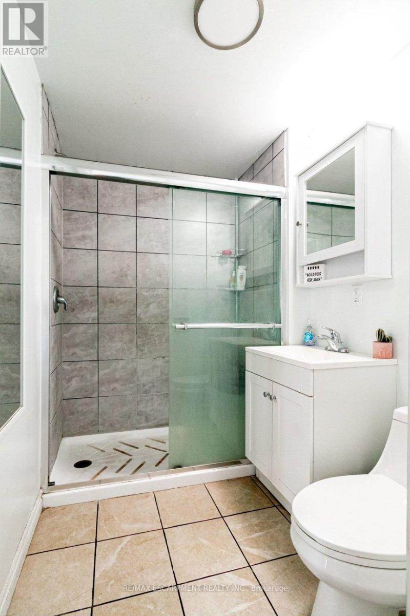Bathroom - 548 Beach Road, Hamilton, ON